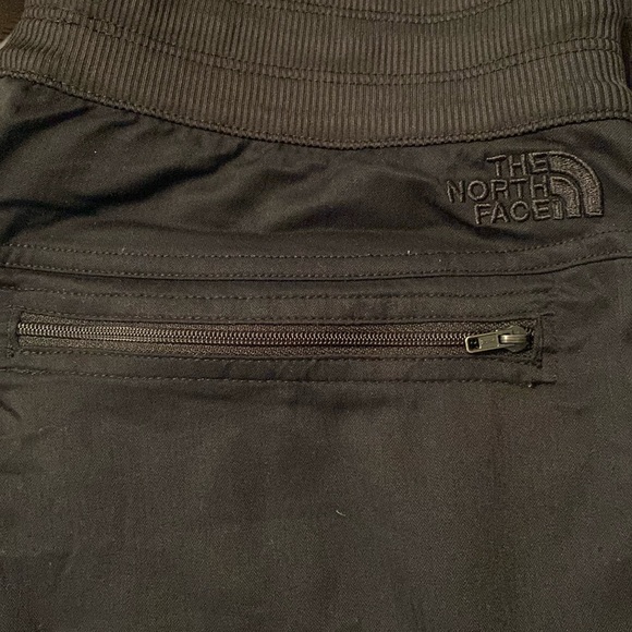 The North Face athletic two piece bundle in excellent preowned condition size M - Picture 12 of 12